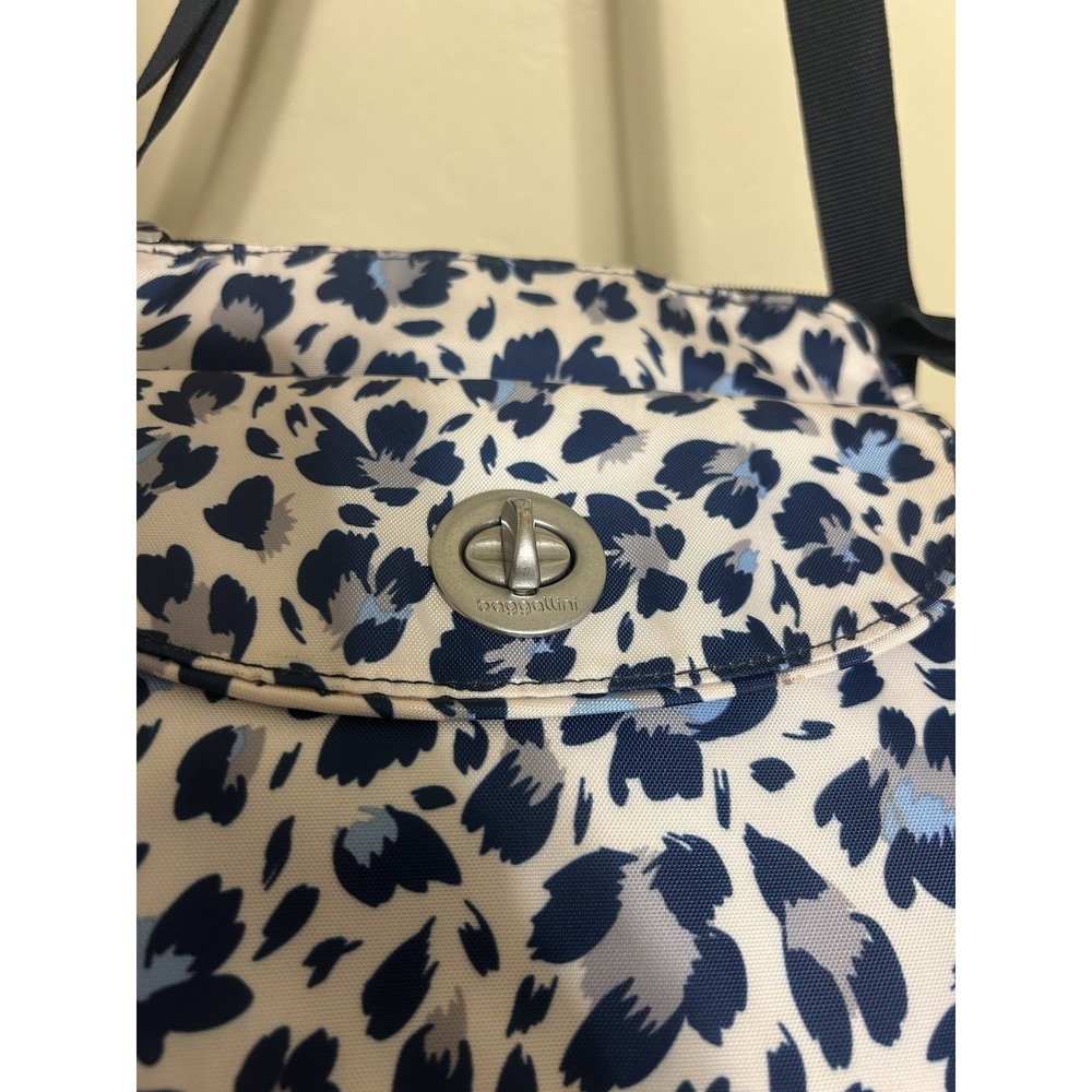 Baggallini Floral Cheetah Turn Lock Crossbody Canvas Bag Pockets Zip Purse - Picture 5 of 14